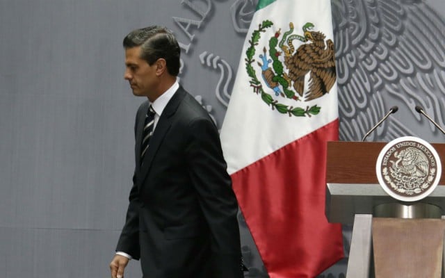 el presidente de México renuncia 