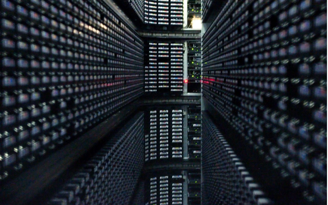 Interior de la compañía de almacenamiento de datos StorageTek (Foto: Antoni Gutiérrez).