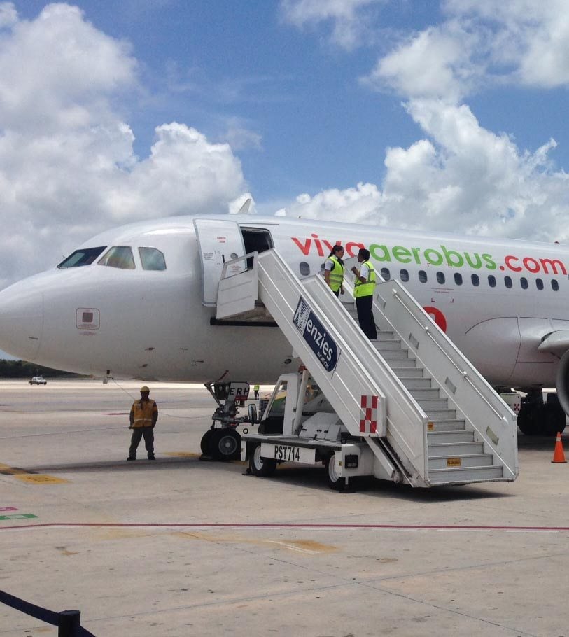 Paro de trabajadores en aeropuerto de Mérida causa caos y retrasos en vuelos