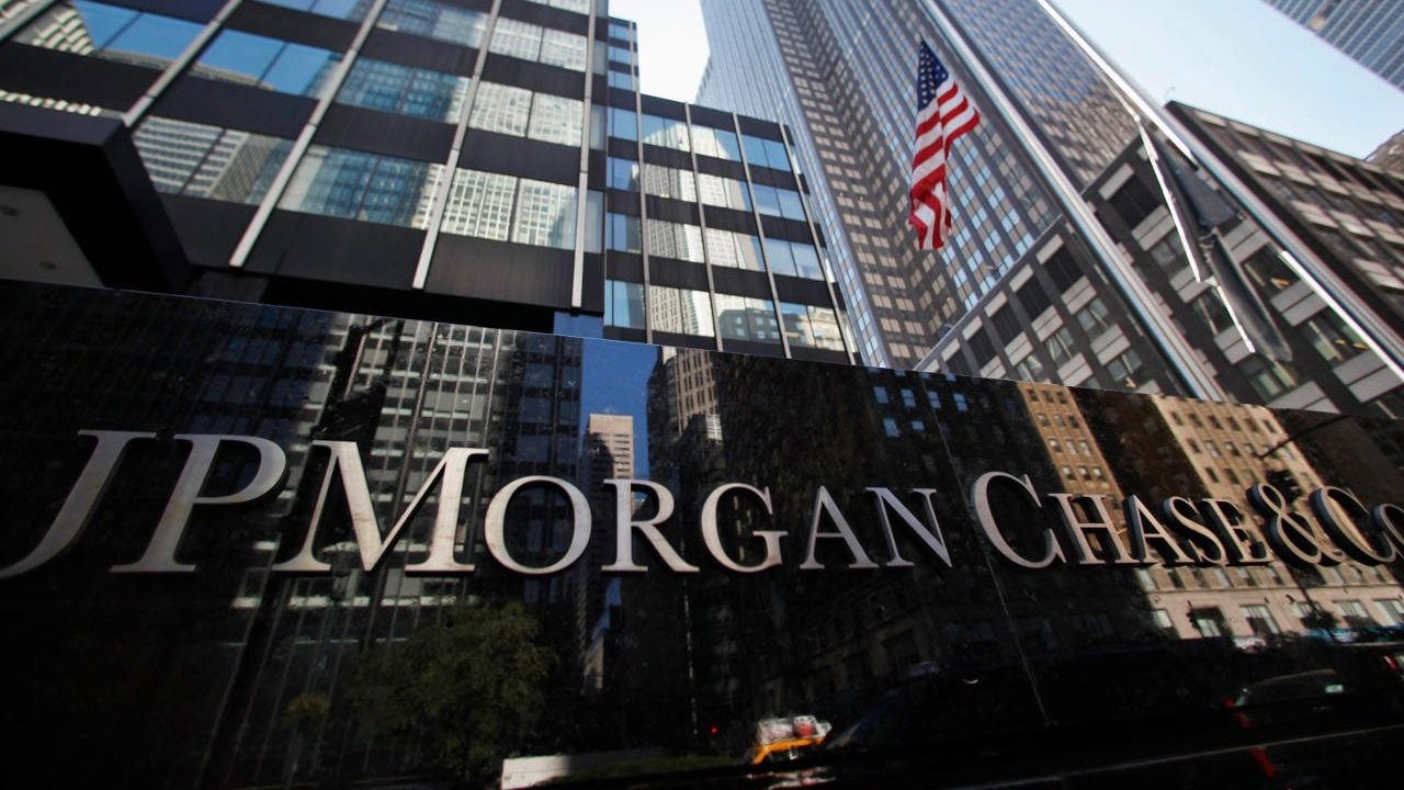 Ganancias de JPMorgan superan estimaciones por impulso de banca de inversión