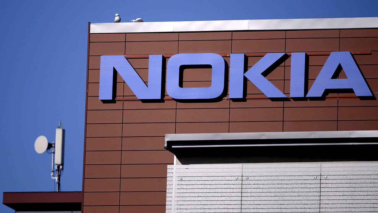 Nokia cambia su emblemático logotipo para señalar un cambio de estrategia