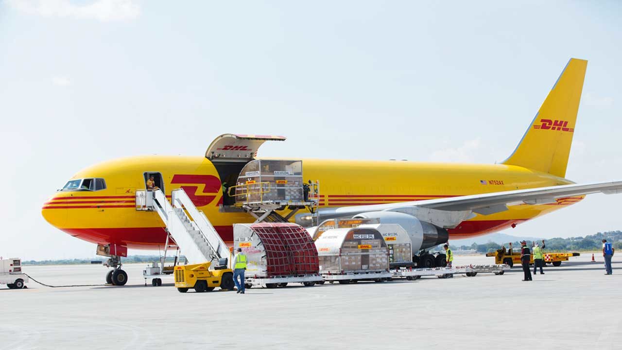 Cofece plantea mejorar infraestructura y logística de carga en aeropuertos alternos al AICM