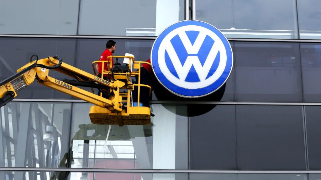 trabajadores de VW rechazan aumento salarial