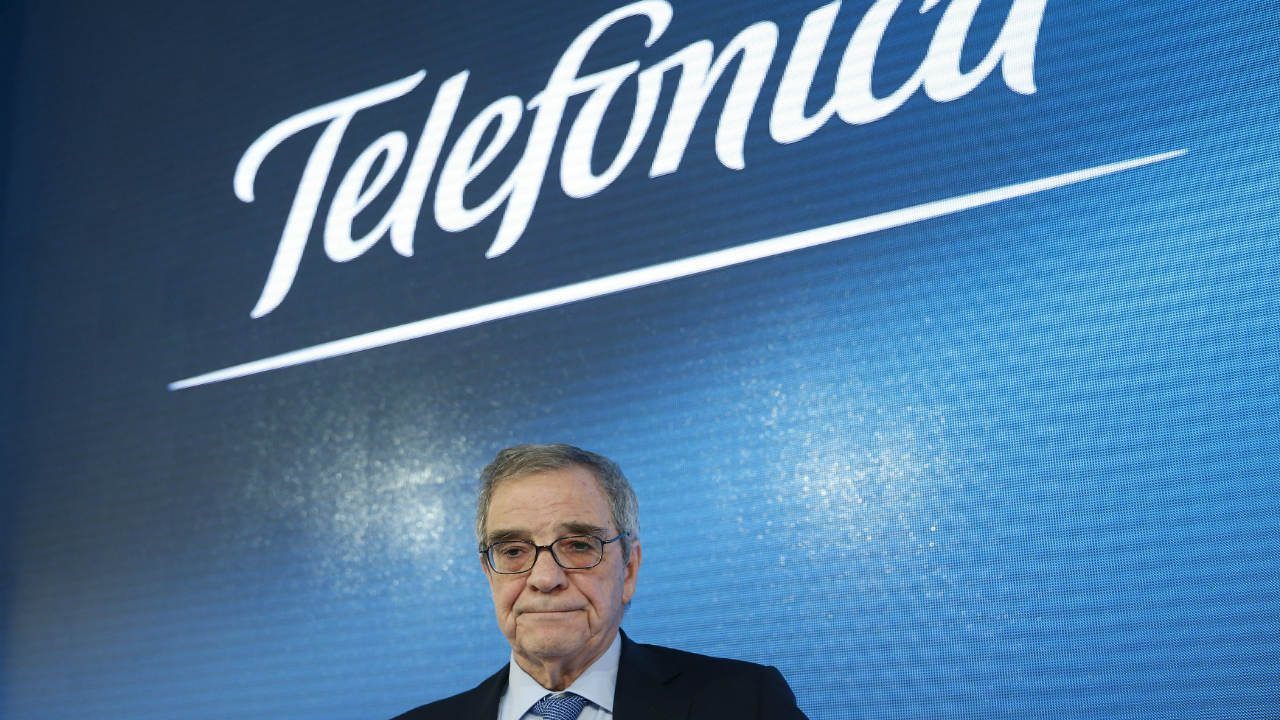 Presidente de Telefónica renuncia tras 16 años en el cargo