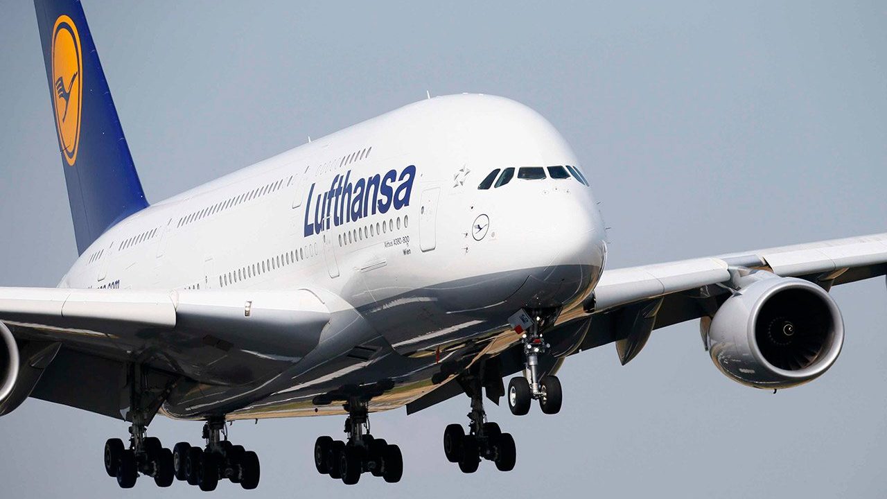Alemania negocia rescate de Lufthansa, su aerolínea insignia