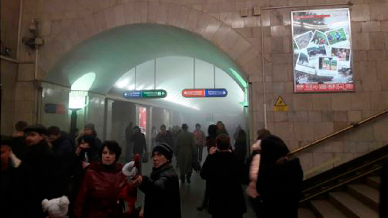 Atentado en metro de San Petersburgo deja al menos 10 muertos
