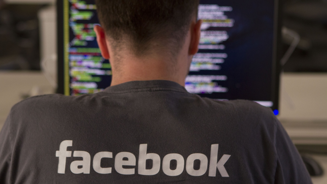 Facebook busca evitar suicidios y violencia en sus videos