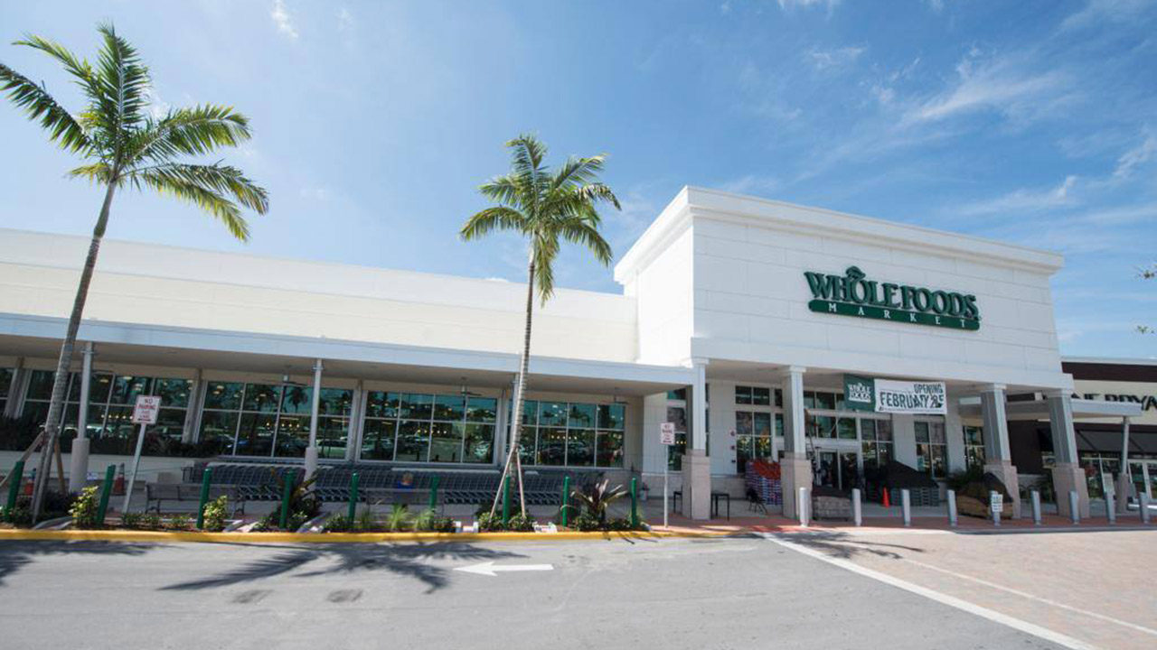 Amazon baja precios de Whole Foods en nueva ofensiva contra Walmart