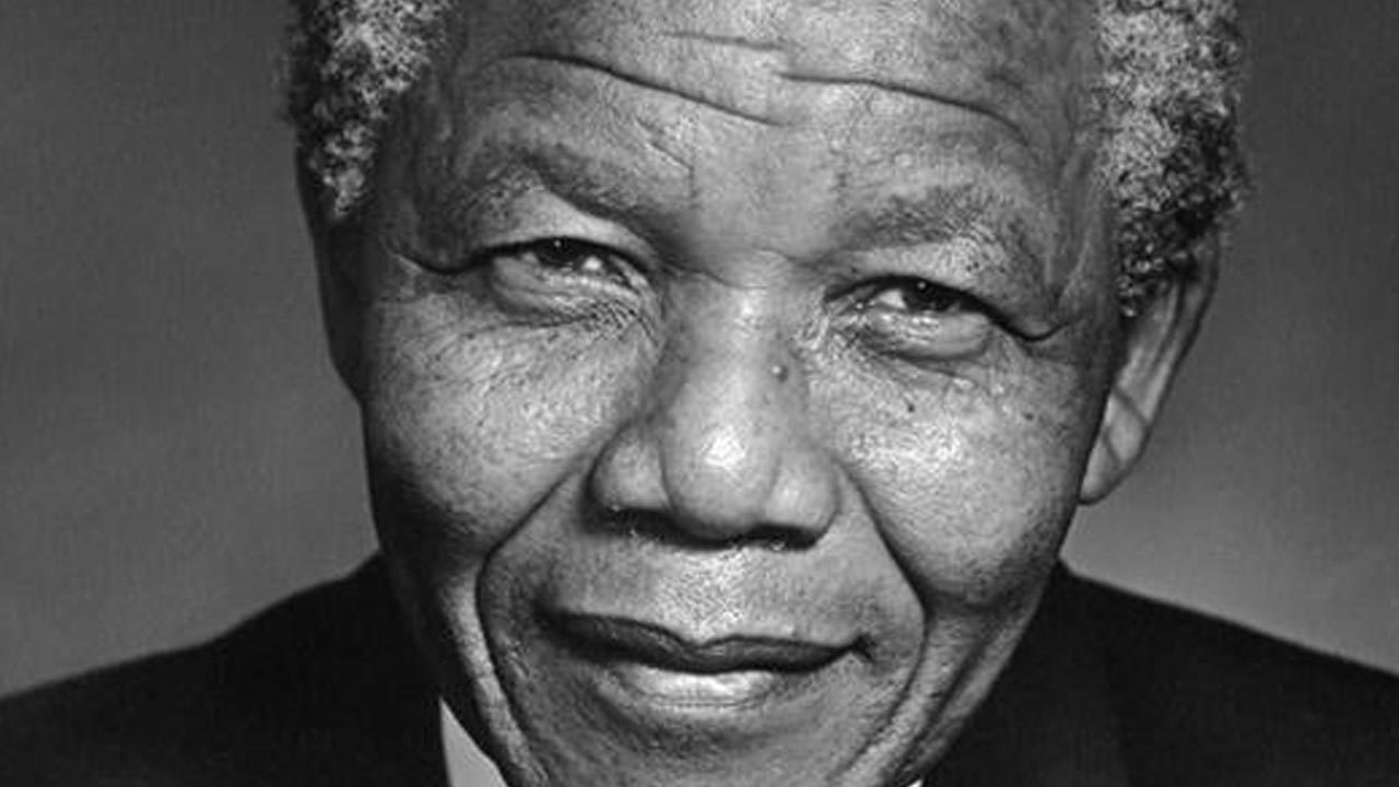 Actos solidarios rinden tributo a Nelson Mandela en su 104 aniversario