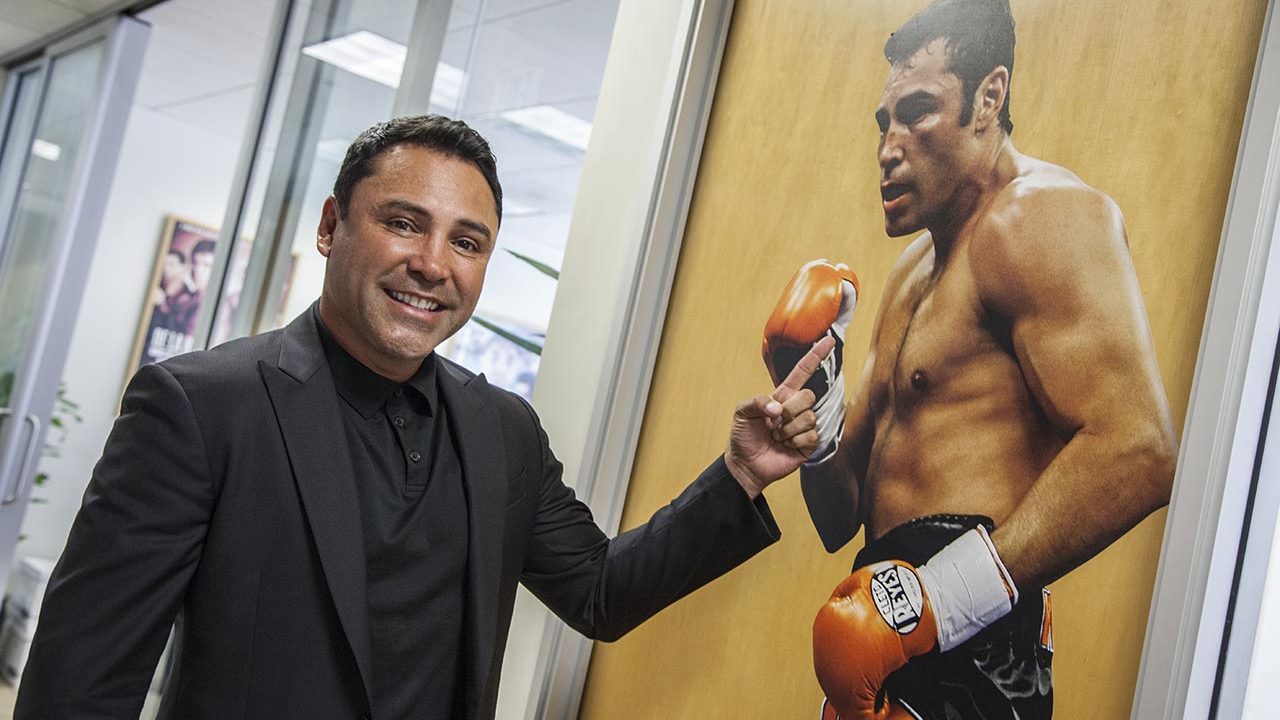 Mayweather vs McGregor podría ayudar al box: Oscar de la Hoya