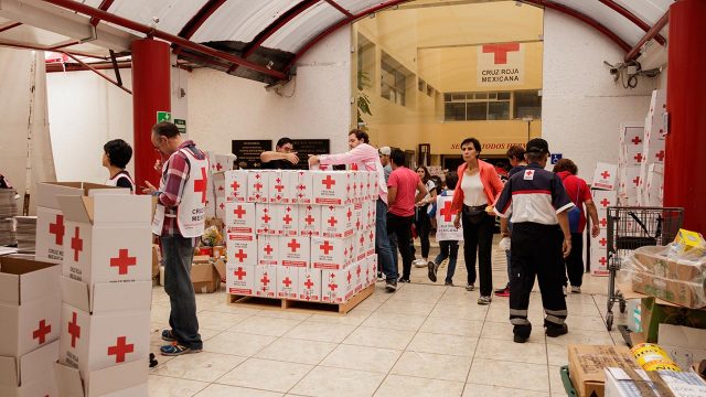 Centro de acopio de la Cruz Roja en Polanco. (Foto: Raúl Martínez/Forbes.)