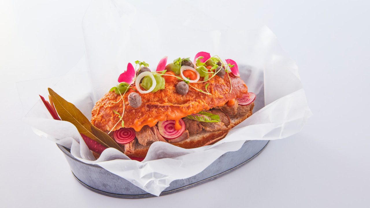 Él es el primer chef mexicano en recibir una estrella Michelin