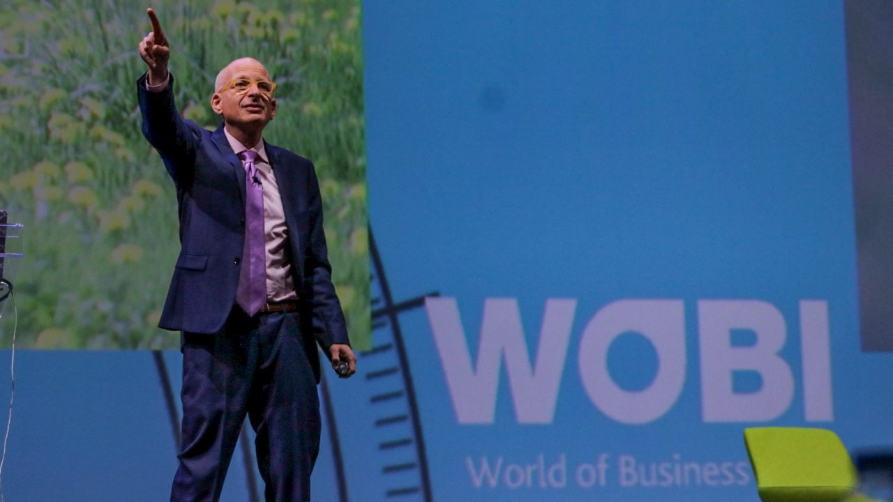 Es hora de eliminar lo perfecto y crear lo imposible: Seth Godin