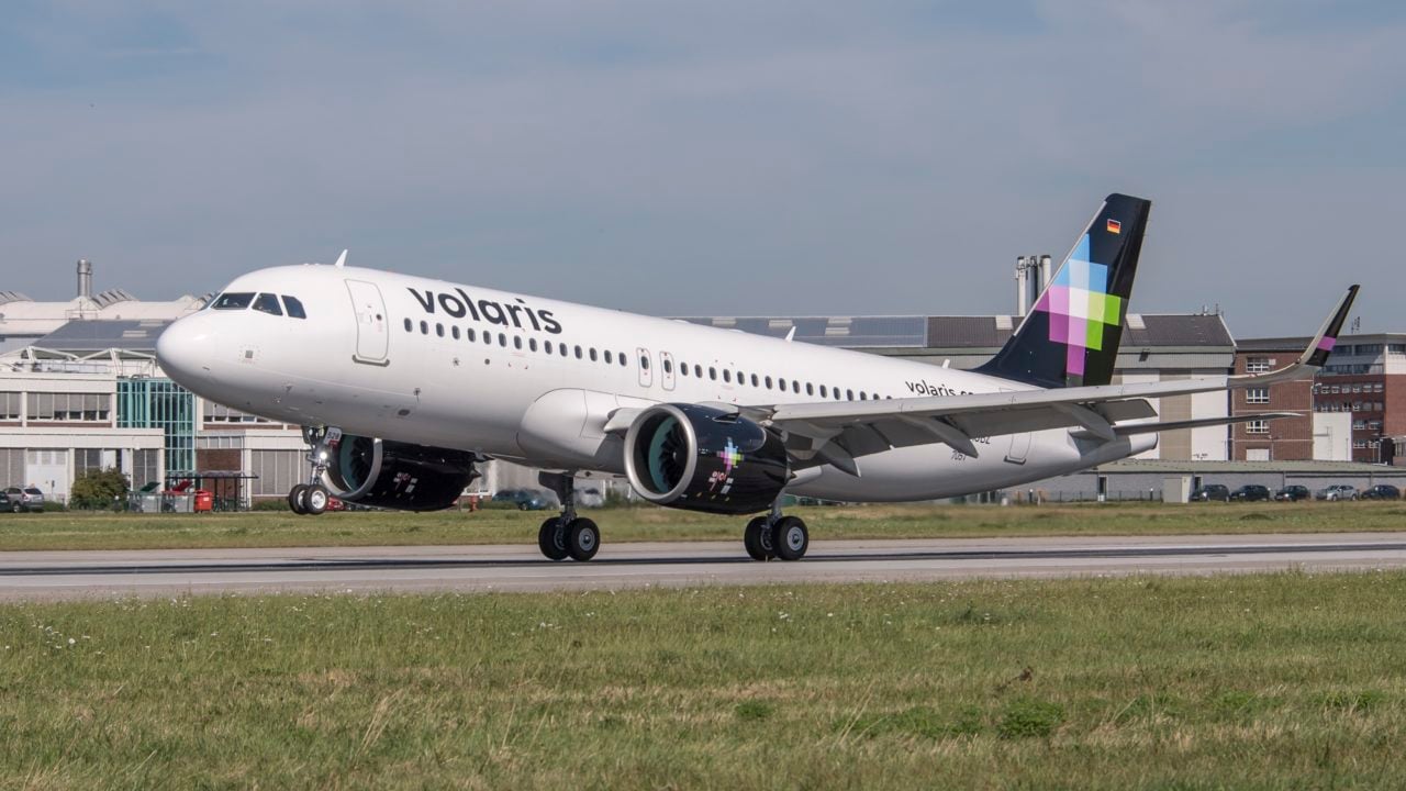 Volaris reducirá 20% su capacidad en el AICM; abrirá 10 rutas desde el AIFA