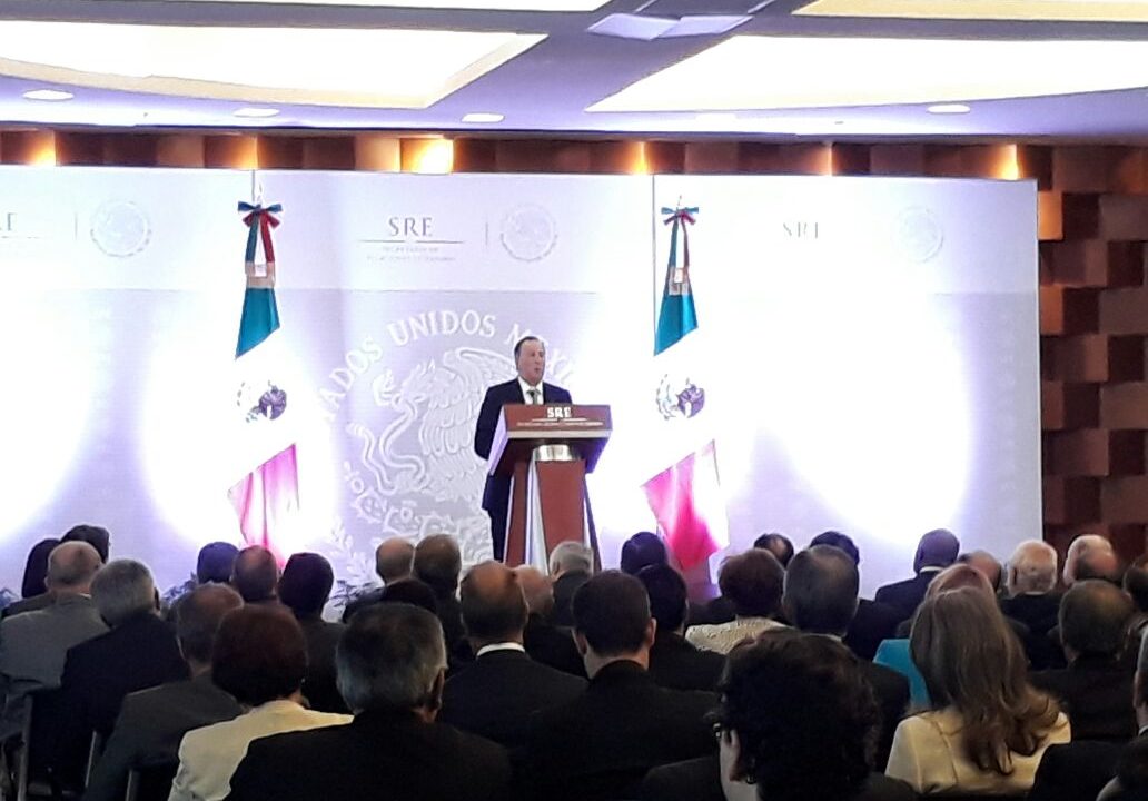 Meade presume aumento salarial: lo compara con los de Fox y Calderón