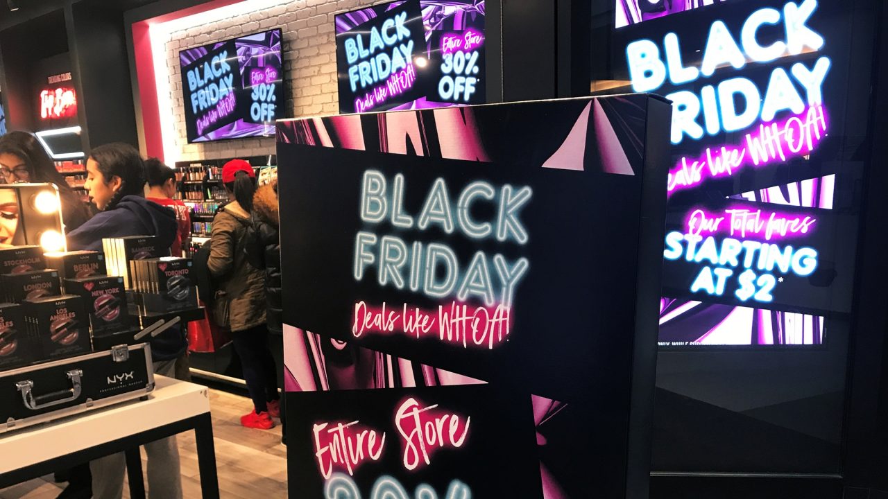 La fiebre del Black Friday deja las tiendas y va a internet
