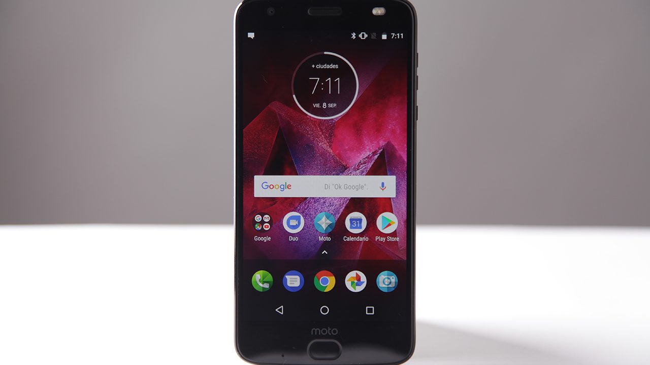 Review: Moto Z2 Force, el smartphone que lo puede todo