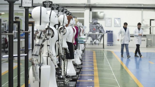 China robots humanoides producción en masa