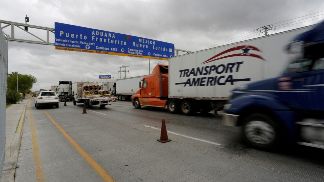 EU facilita ingreso de camiones de carga de México a California