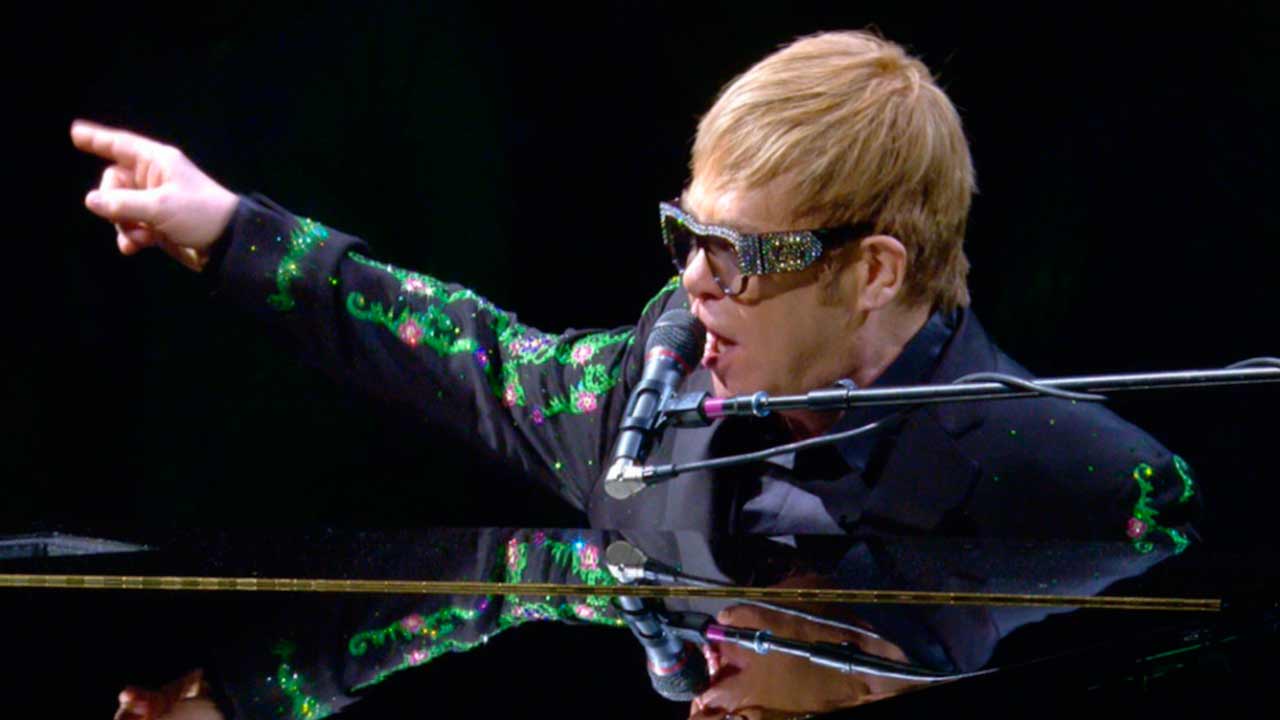 Elton John ofrecerá su último concierto en Reino Unido en Glastonbury