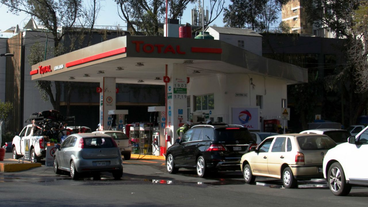 Total usará paneles solares y cargadores eléctricos en sus gasolineras