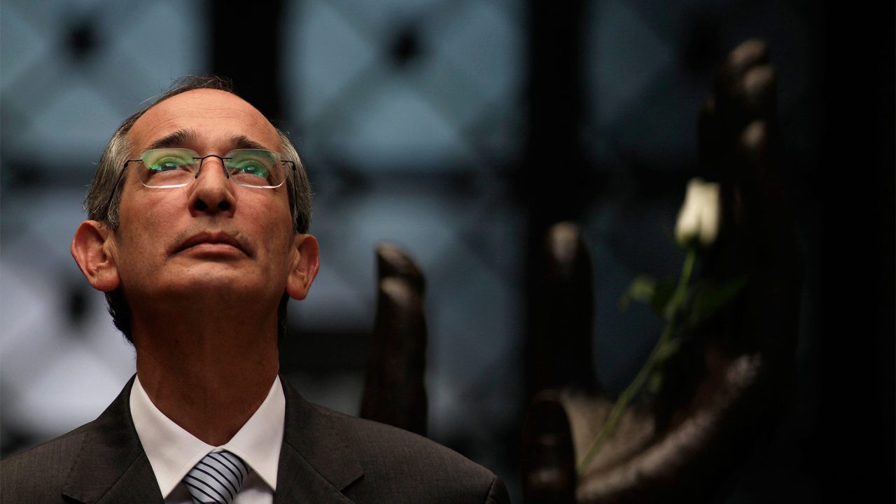 Detienen a expresidente de Guatemala por caso de corrupción