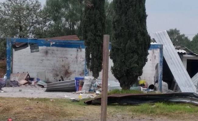 Explosión en zona de polvorines de Tultepec deja al menos un muerto