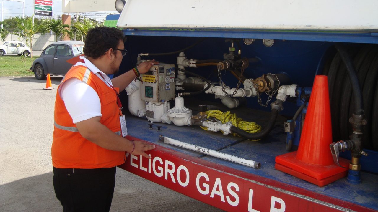 Multa de Cofece a distribuidores de gas LP es mínima respecto al daño: comisionado