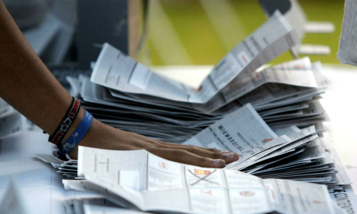 Cómo sobrevivir a las noticias y encuestas falsas