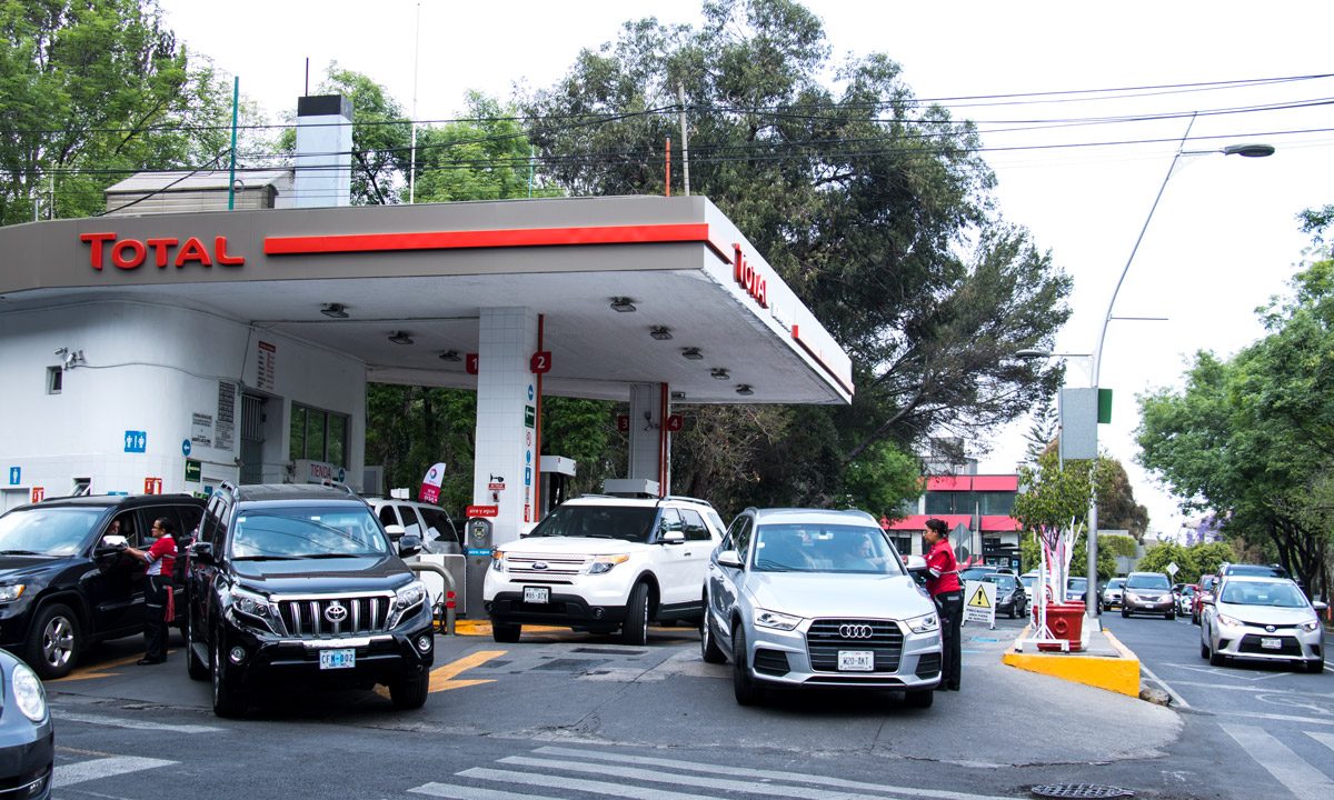 CRE promete agilizar permisos a gasolineros; dará prioridad a zonas con poca oferta
