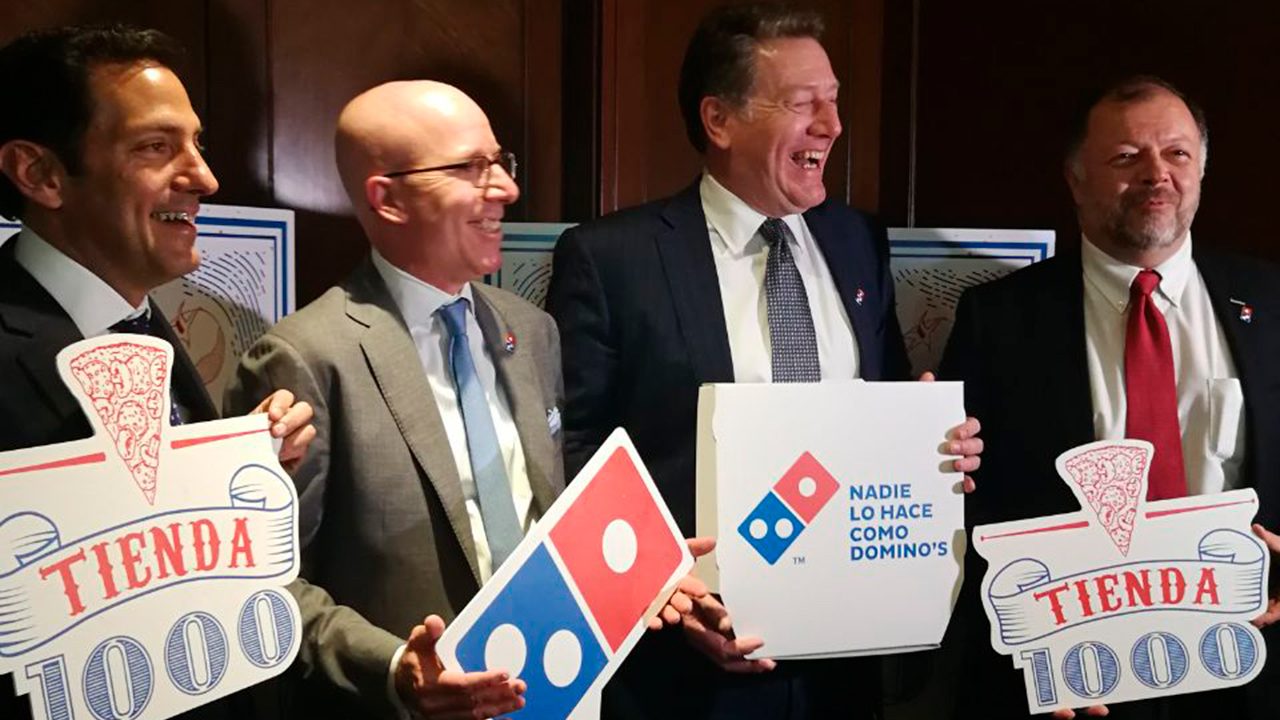 Alsea inaugura la tienda 1,000 de Domino’s Pizza en México y alista 300 más