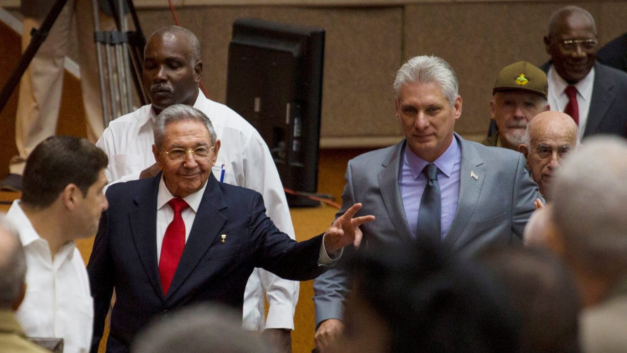 La revolución cubana sigue y seguirá viva: Díaz-Canel