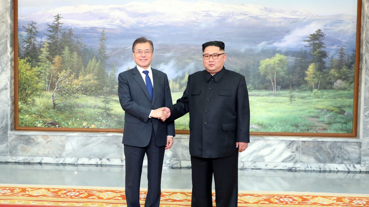 Coreas realizan reunión sorpresa para presionar encuentro con Trump