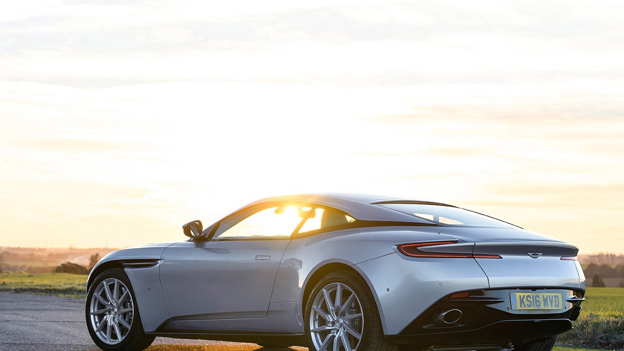 Aston Martin planea cotizar en bolsa para aumentar ganancias