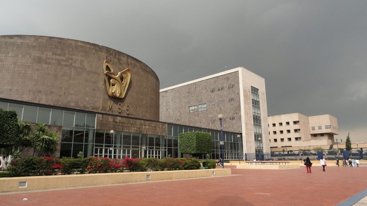 El IMSS dio contratos a red de empresas de una sola familia