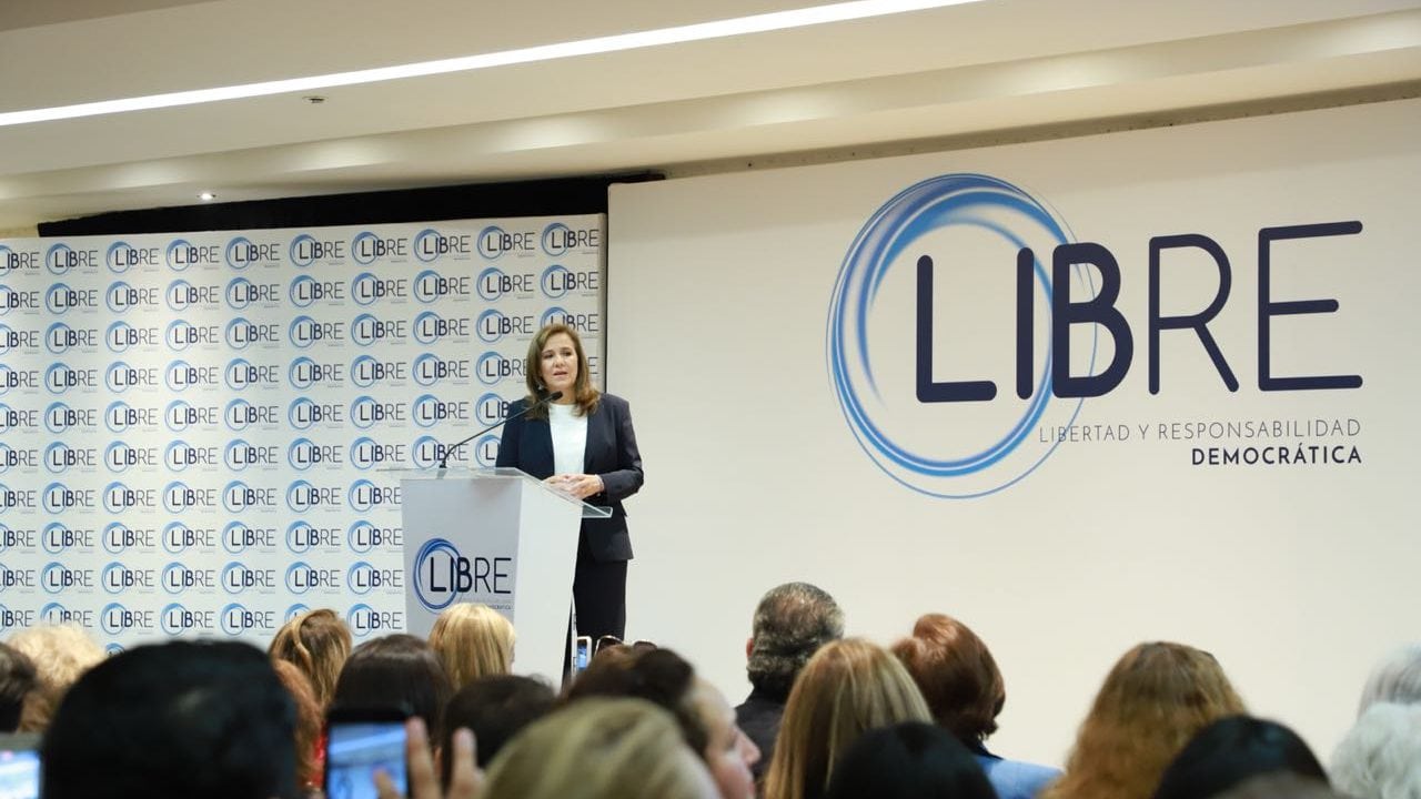 Zavala presenta asociación política LIBRE