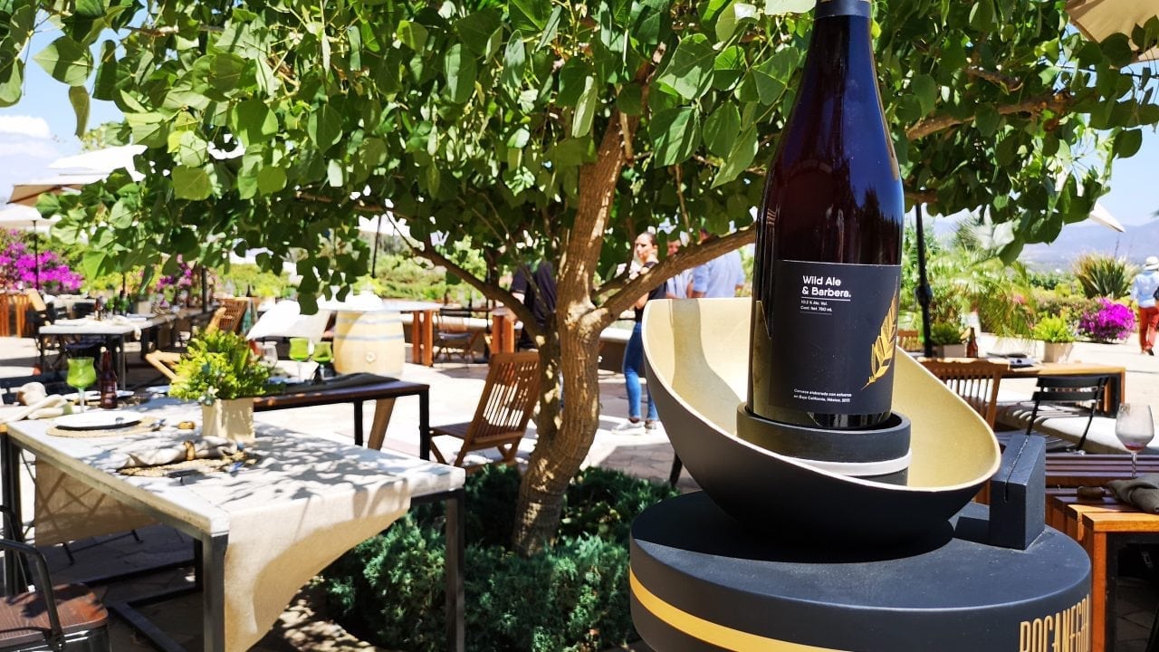 ¿Es vino o cerveza? Descifra el enigma de esta bebida nacida en Ensenada