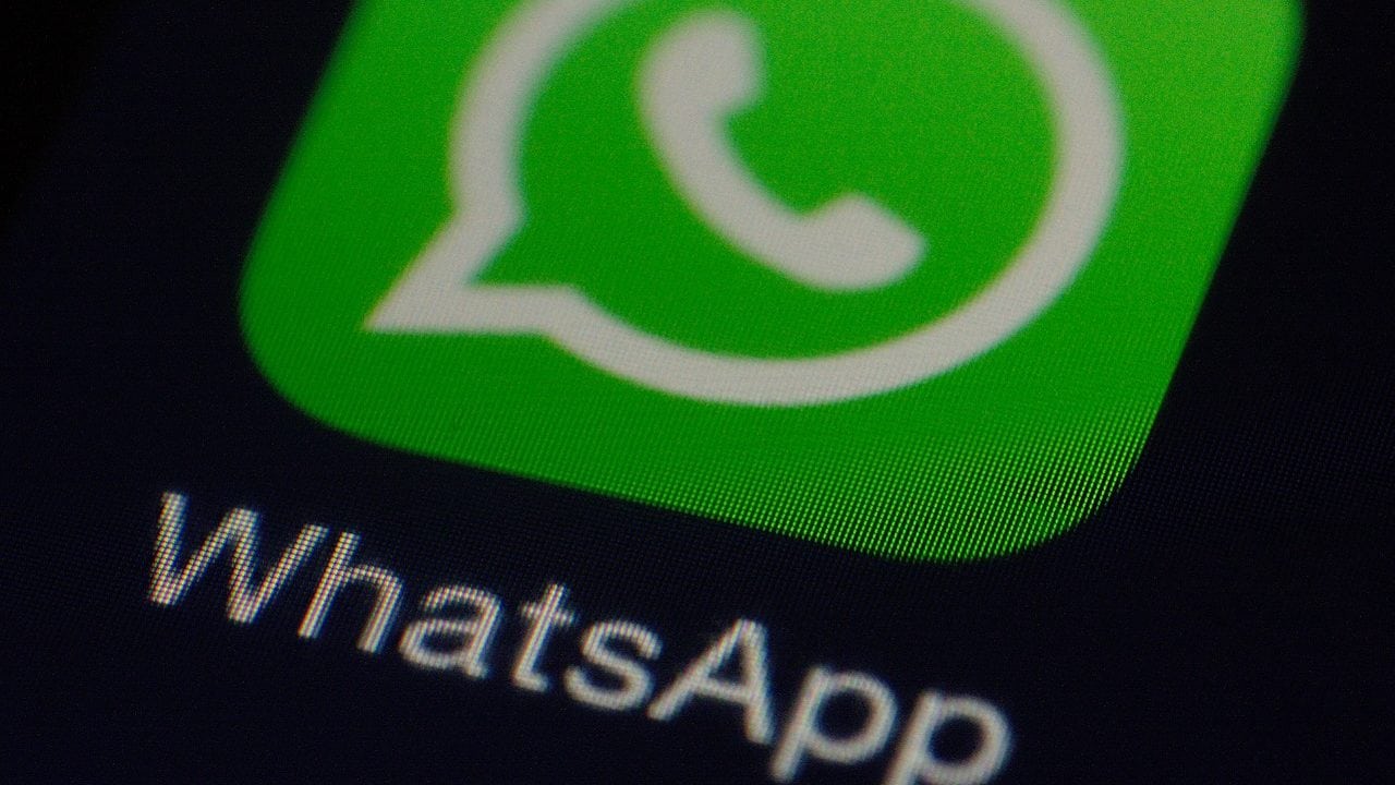 WhatsApp ya no quiere ‘fake news’: limita reenvío de mensajes