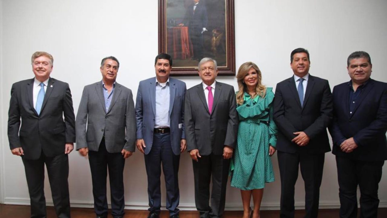 AMLO y gobernadores acuerdan reducir IVA e ISR en norte del país