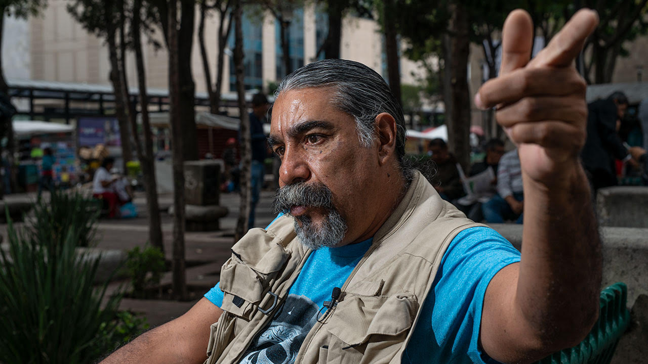 Villaseca recuerda la caída del Hotel Regis en la Alameda Central de la CDMX, donde ocurrió el colapso. Gracias a su experiencia de 1985, en 2017 logró detener que la maquinaria pesada entrara en las zonas de derrumbes y no aplastara a posible supervivientes debajo de las losas. Foto: Fernando Luna Arce/Forbes México.