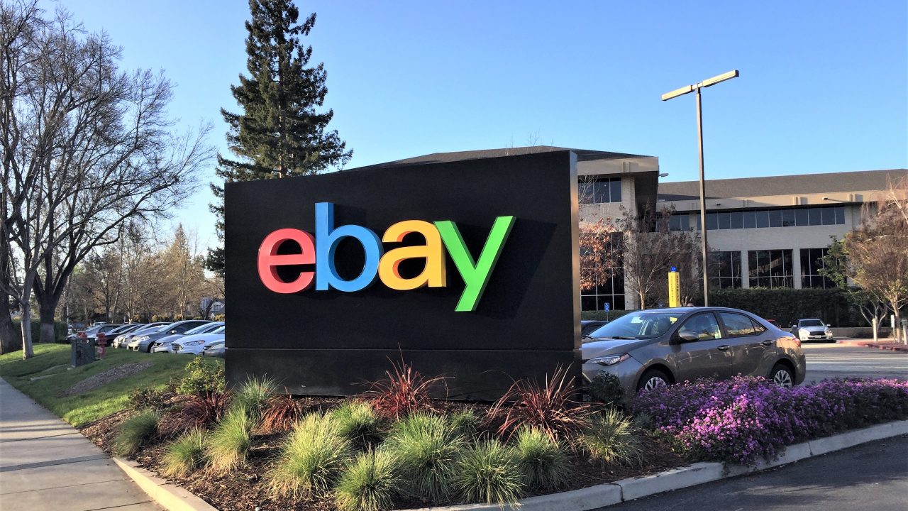 eBay acusa a Amazon de robarle comerciantes minoristas