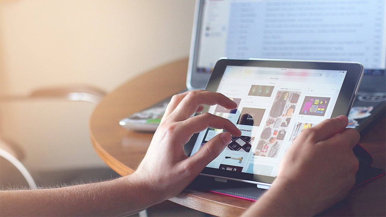 Adobe se lanza al negocio de pagos en e-commerce en desafío a Shopify