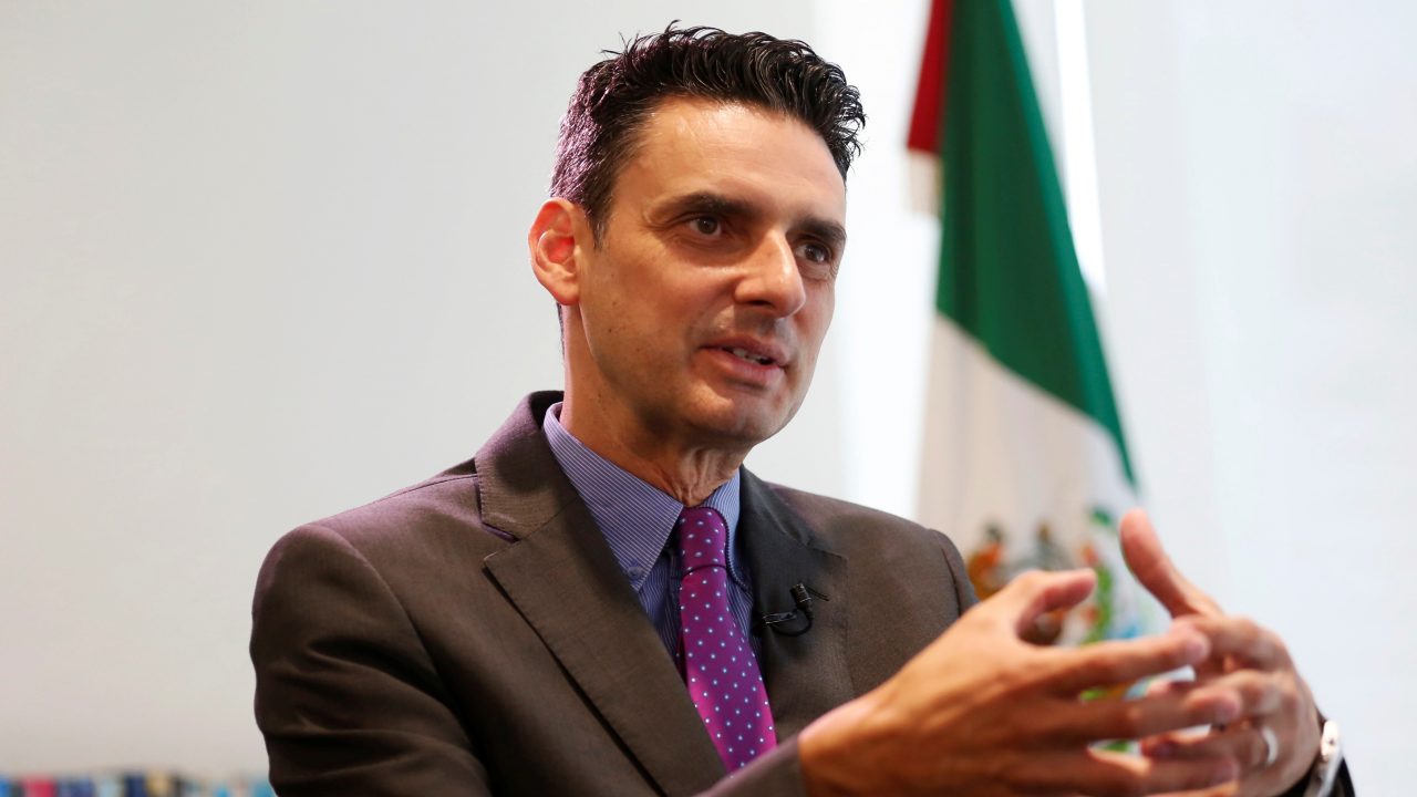 Guillermo García Alcocer seguirá al frente de la CRE