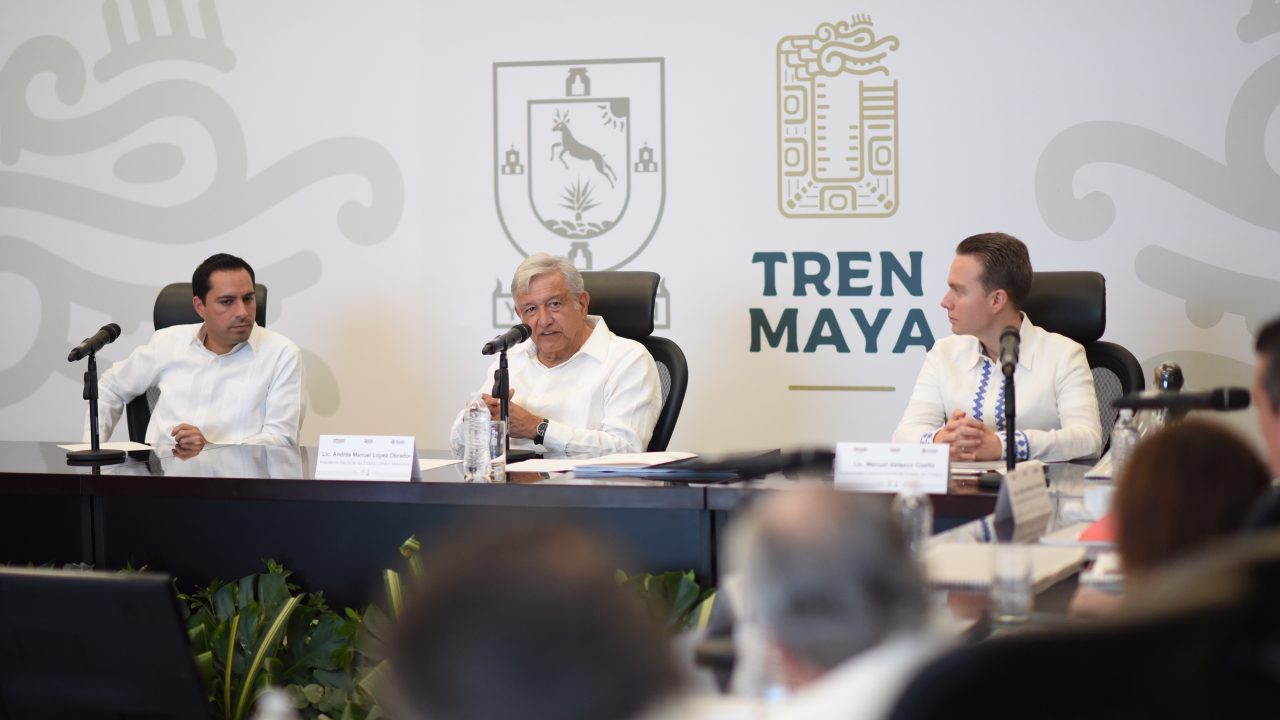 AMLO lanza megaconsulta para Tren Maya, refinería, programas sociales…