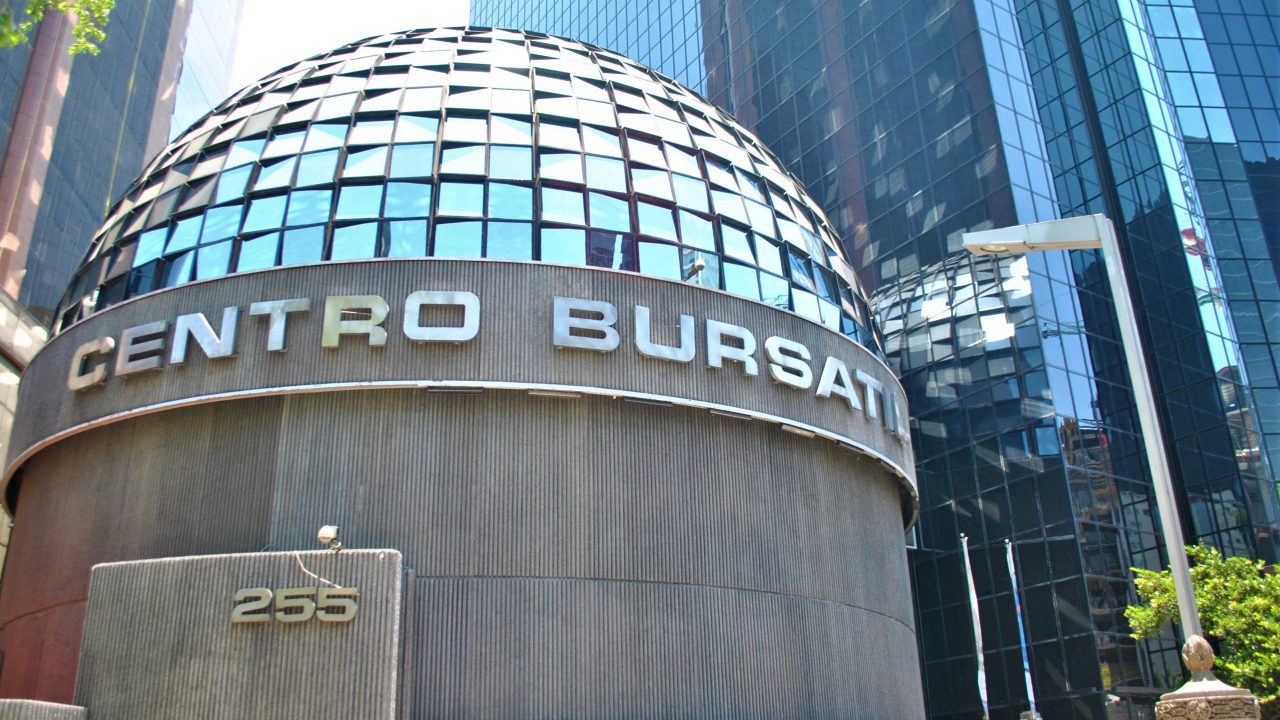 Peso y BMV avanzan; acciones de Alfa se hunden