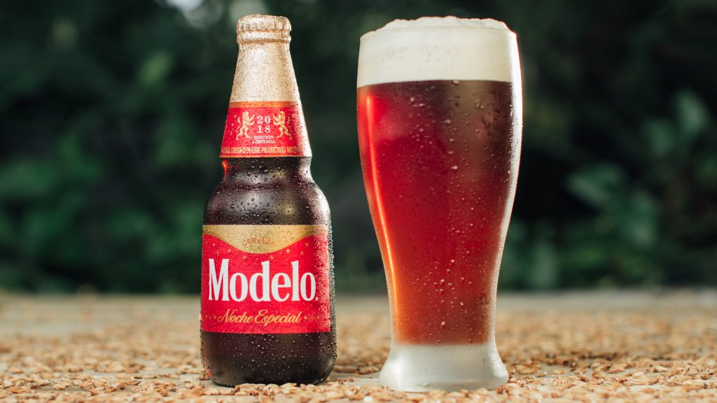 Esta es la cerveza de Modelo que quiere 'robarse' la Noche Buena • Negocios  • Forbes México