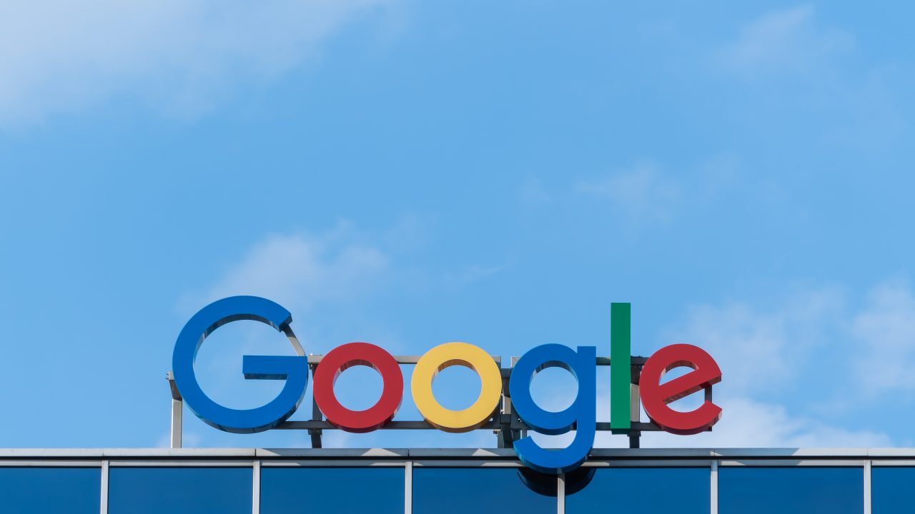 Alphabet, la matriz de Google, gana 6% más en nueve meses