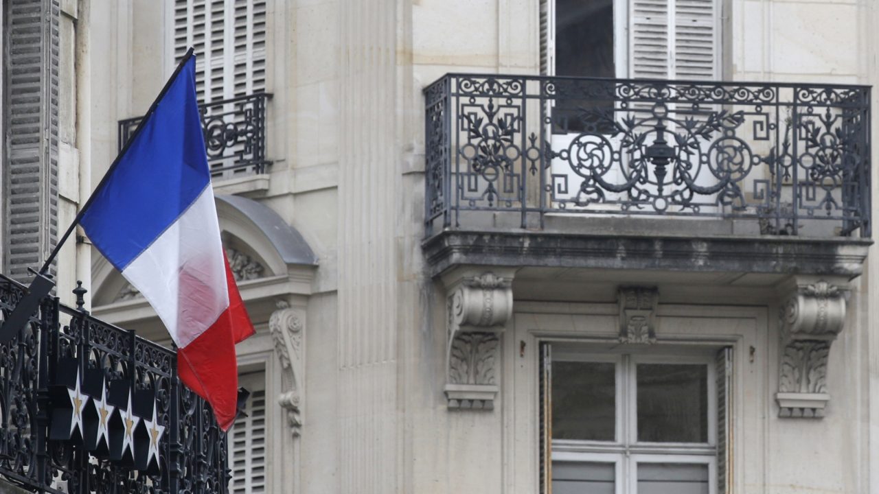 Francia reprocha a Trump por falta de un ‘mínimo de decencia’