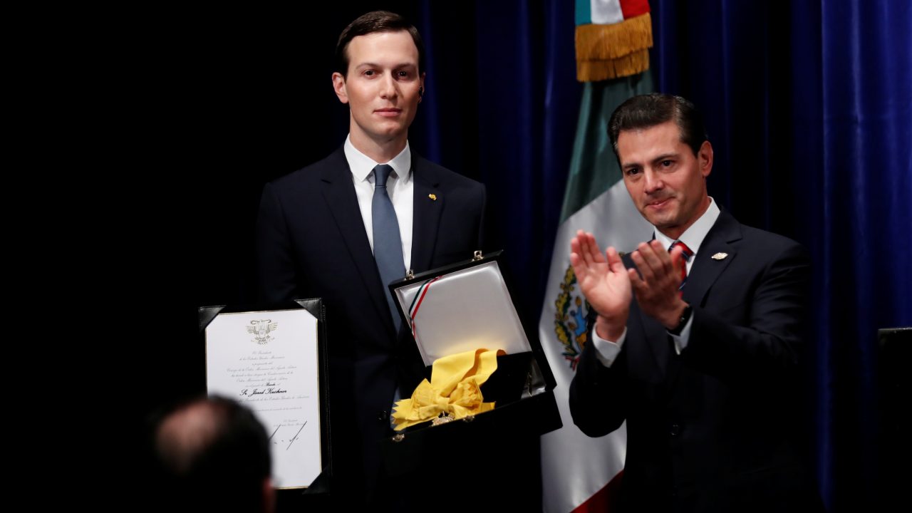 Peña impone el Águila Azteca a Jared Kushner, yerno de Trump
