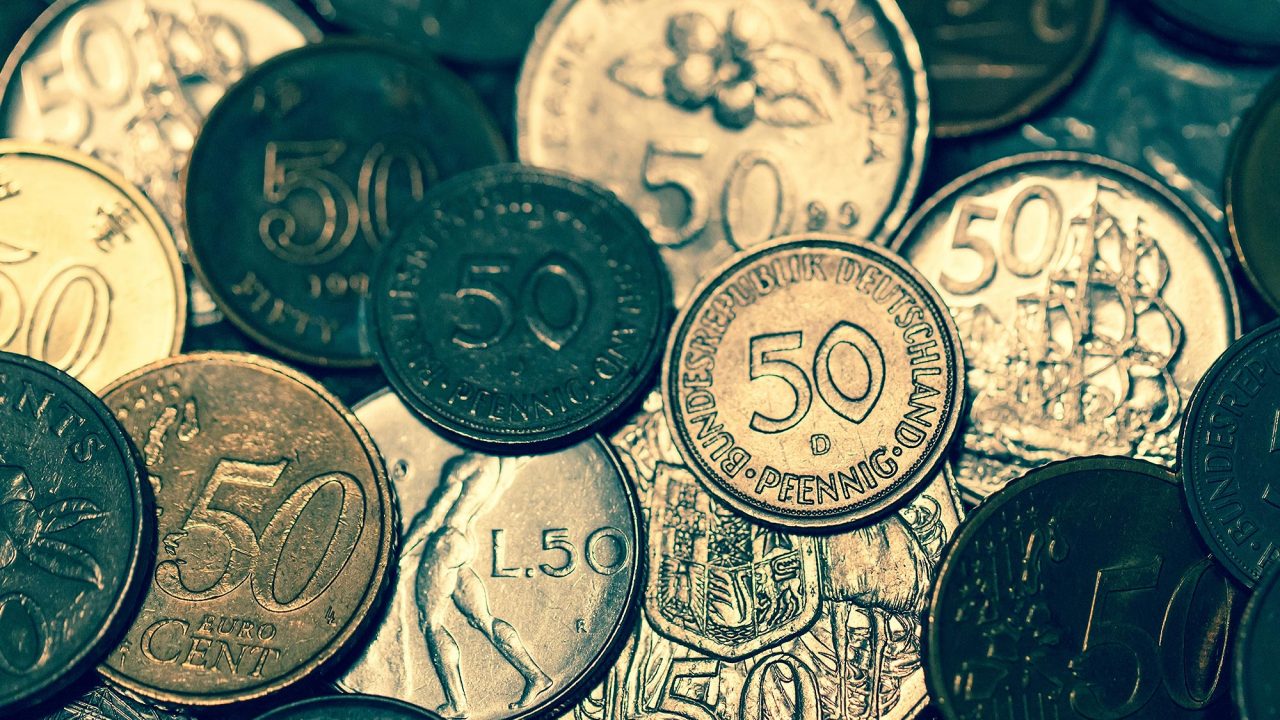 BCE reduce estimaciones de crecimiento e inflación para la zona euro